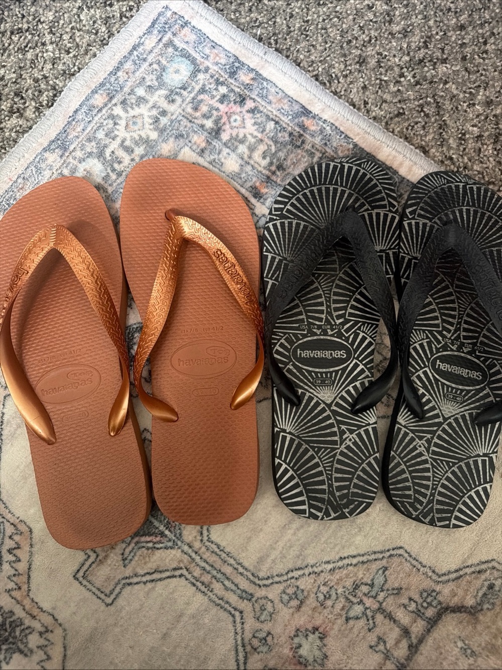 Havaianas Metallic Copper & Black Pattern Flip Flop Set